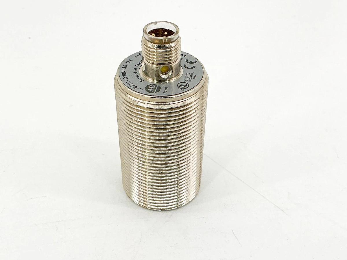 New Allen Bradley 872C-D10NP30-D4 Inductive Proximity Sensor 30VDC 200mA Ser.E