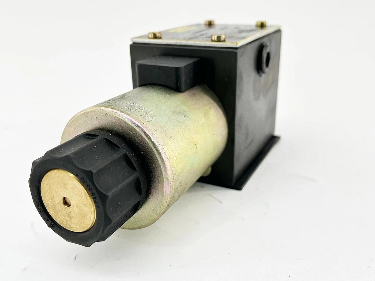 New Parker D3W11ENYCFZ-30 Solenoid Valve 5000PSI 42A 110/120V 50/60Hz