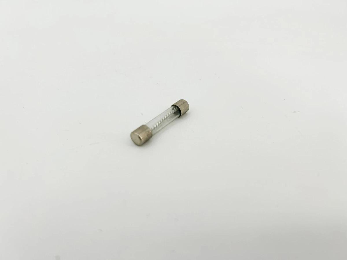 Lot of 8 New Littelfuse 313015P Fuses, 15A, 32V