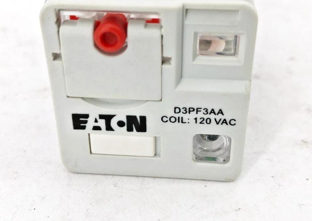 New Eaton D3PF3AA Relay 3PDT Octal Full Feature 120VAC