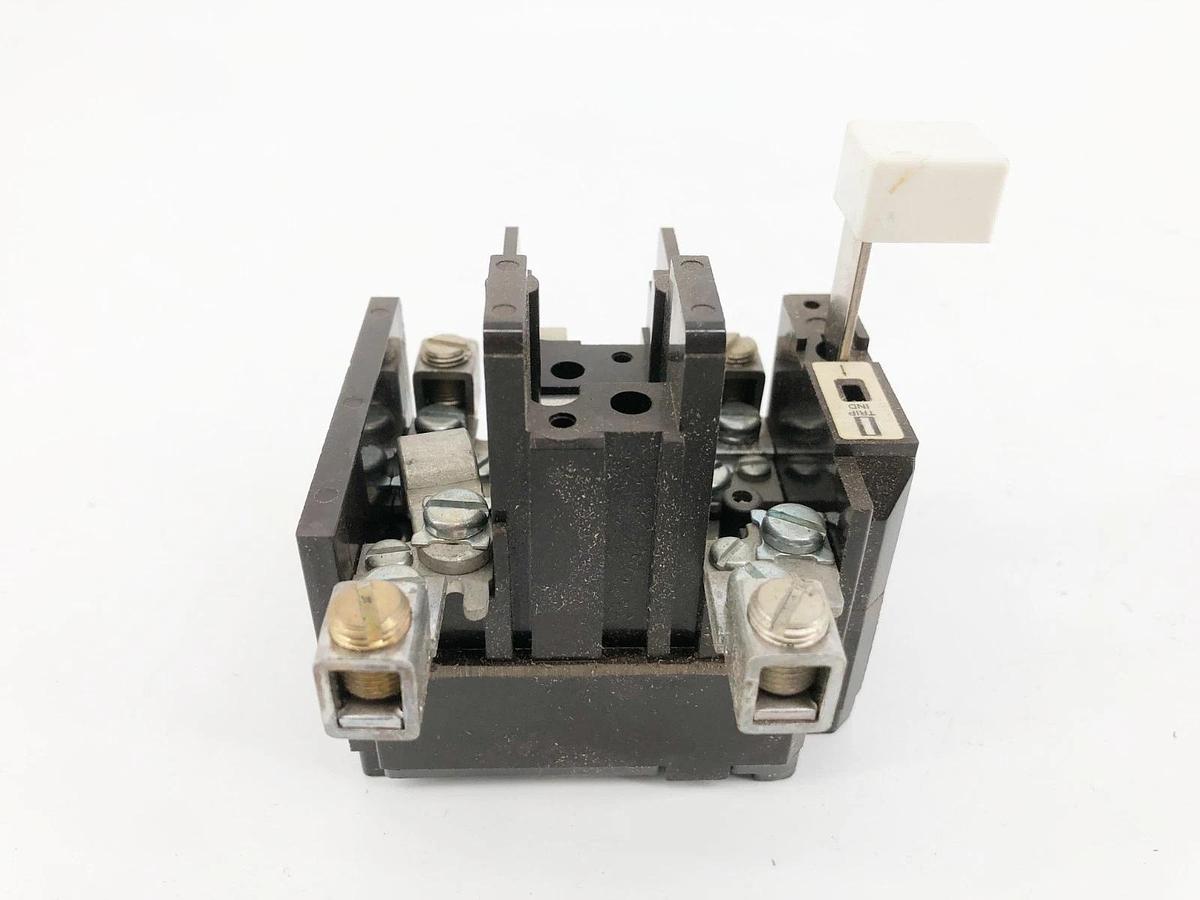 New Eaton Cutler Hammer C300DN1B Overload Relay Type ST Eutectic 50A NC