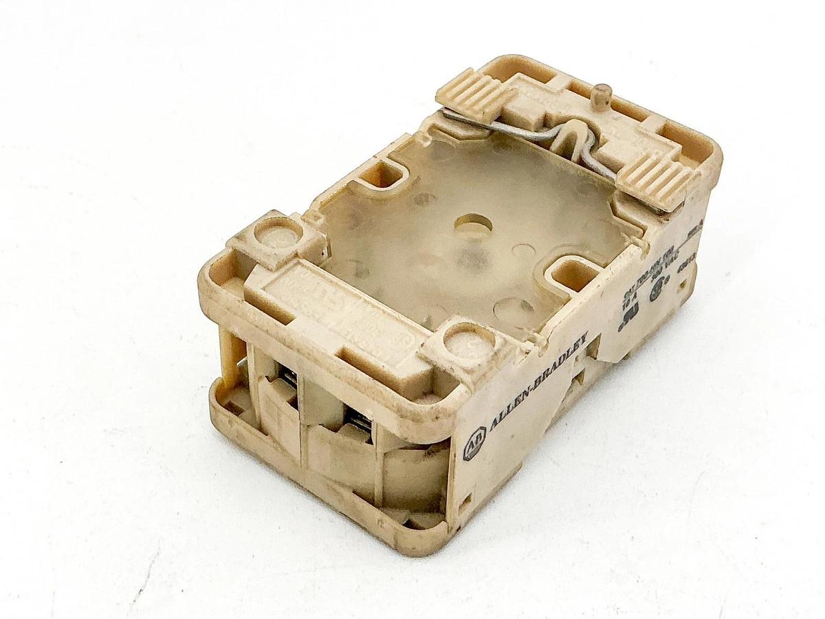 Used Lot of 4 Allen Bradley 700-HN100 Relay Base 10A 300V