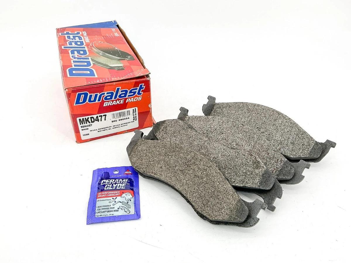 New Duralast MKD477 Brake Pad Kit 090054