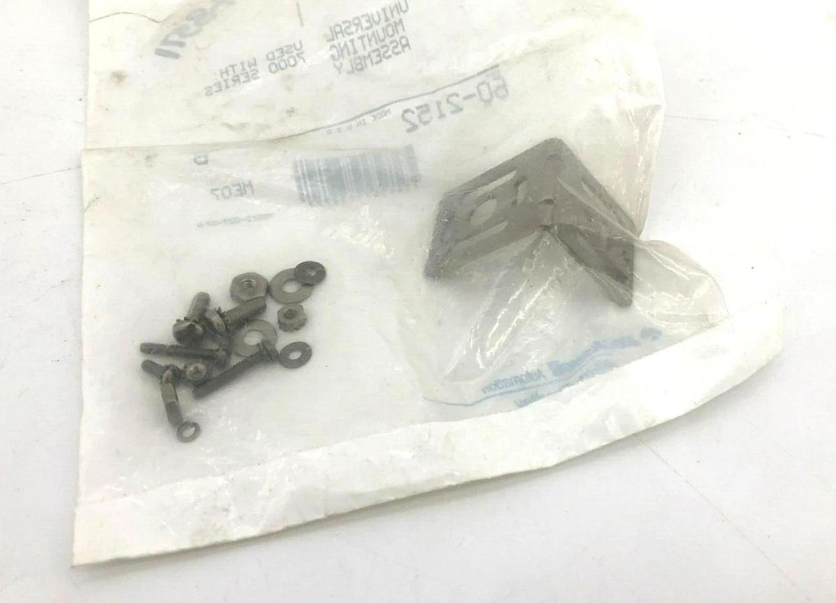Lot of 4 New Allen-Bradley 60-2152 Ser. B Sensor Mounting Brackets 7000 Series