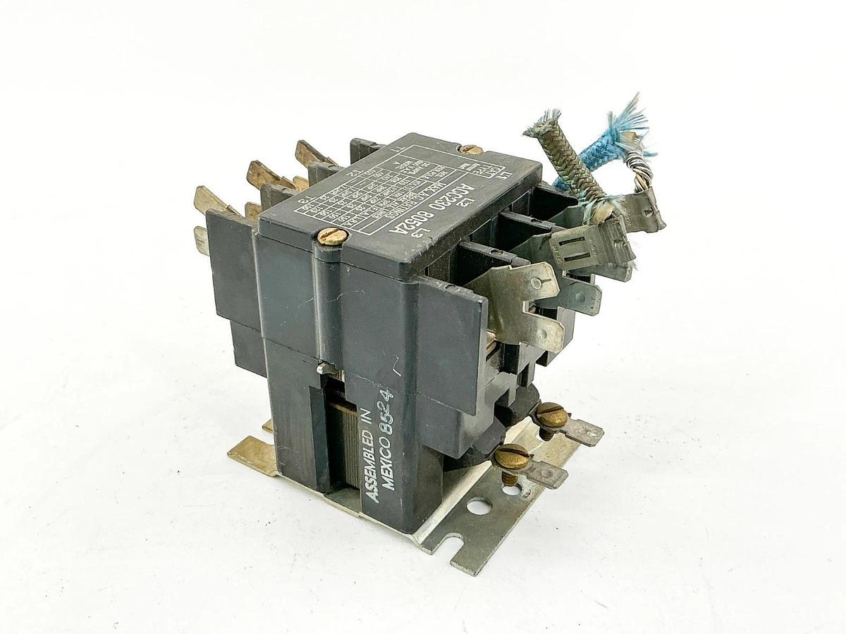 Used Arrow Hart ACC230-8052A Contactor 24V Coil 50/60Hz