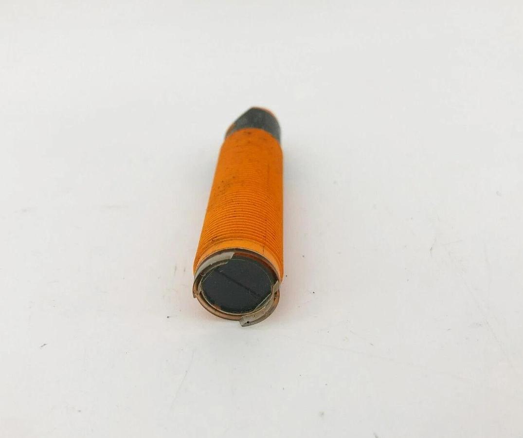 Used IFM Efector OG0041 Diffuse Reflective Sensor 18mm Dia. 600mm Range