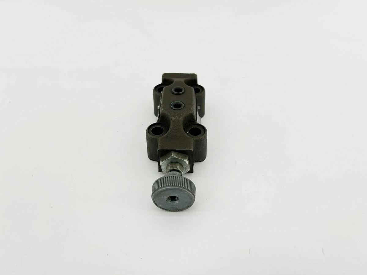 Used Denison R4R06-003-11 Pressure Reducing Valve