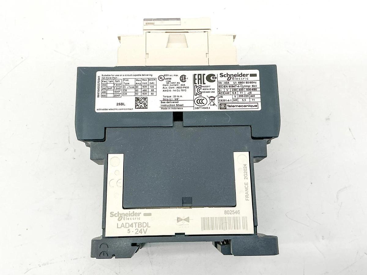 New Schneider Electric LC1D25BL Contactor 24VDC 2.4W 460V 15HP 036177