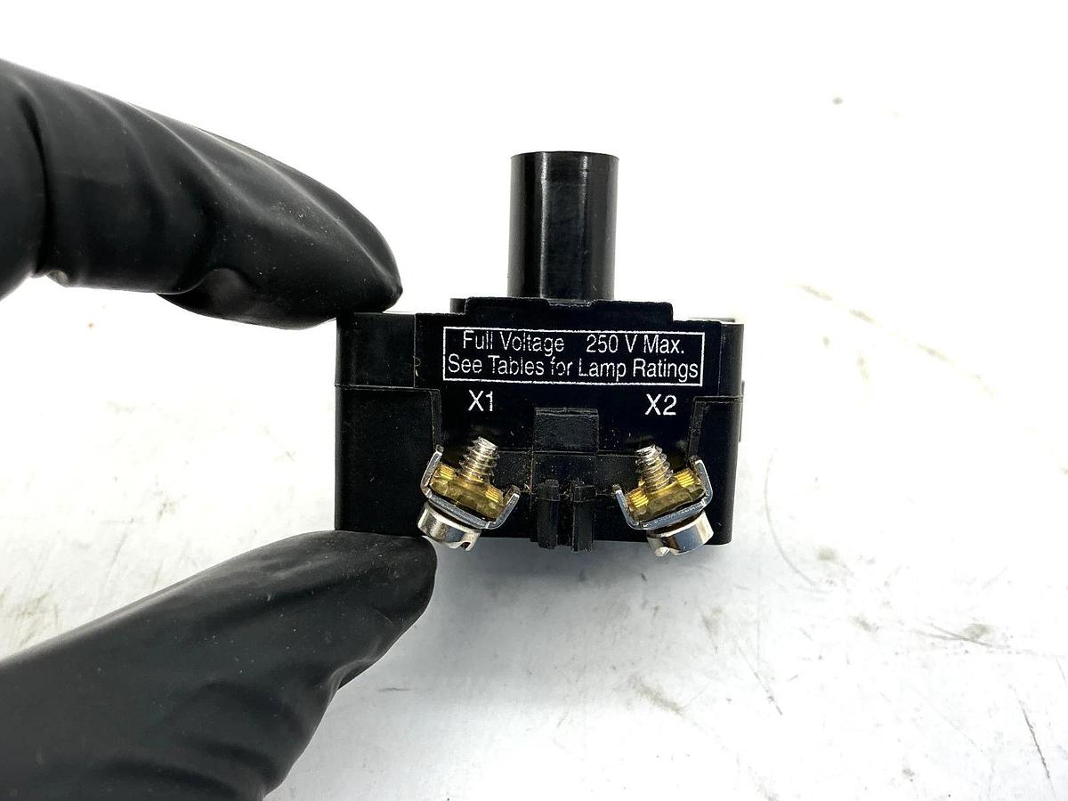 New Eaton Cutler-Hammer 10250T97L Light Module for Push-Pull Oper No Bulb 250V