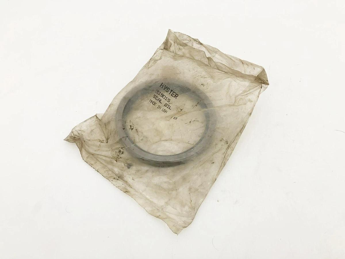 New Hyster New Hyster 319015 Oil Seal3190New Hyster 319015 Oil Seal5 Oil Seal