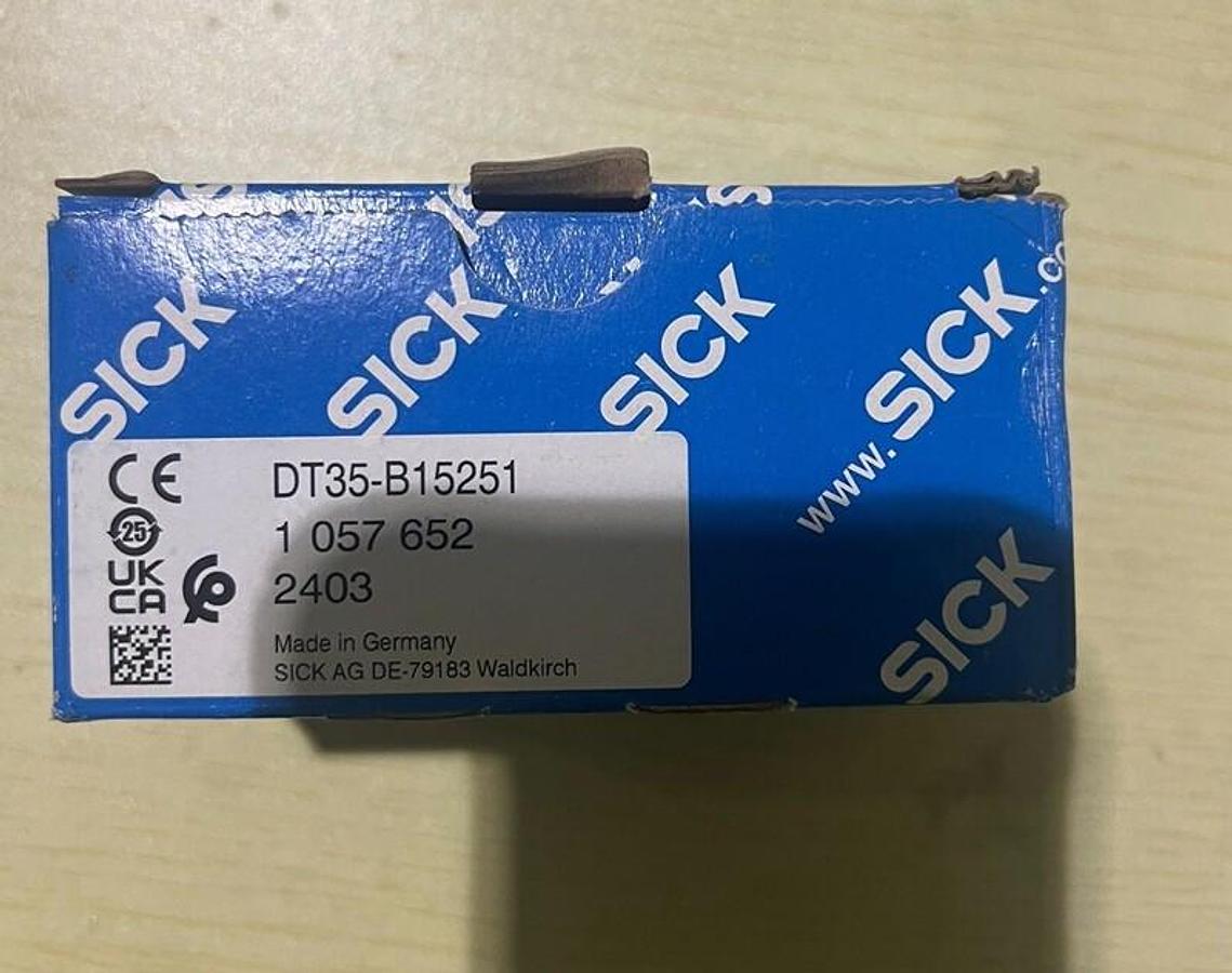 New Banner Engineering LG10A65PI Laser Gauging Sensor S: 75-125mm 8-Wire 54095