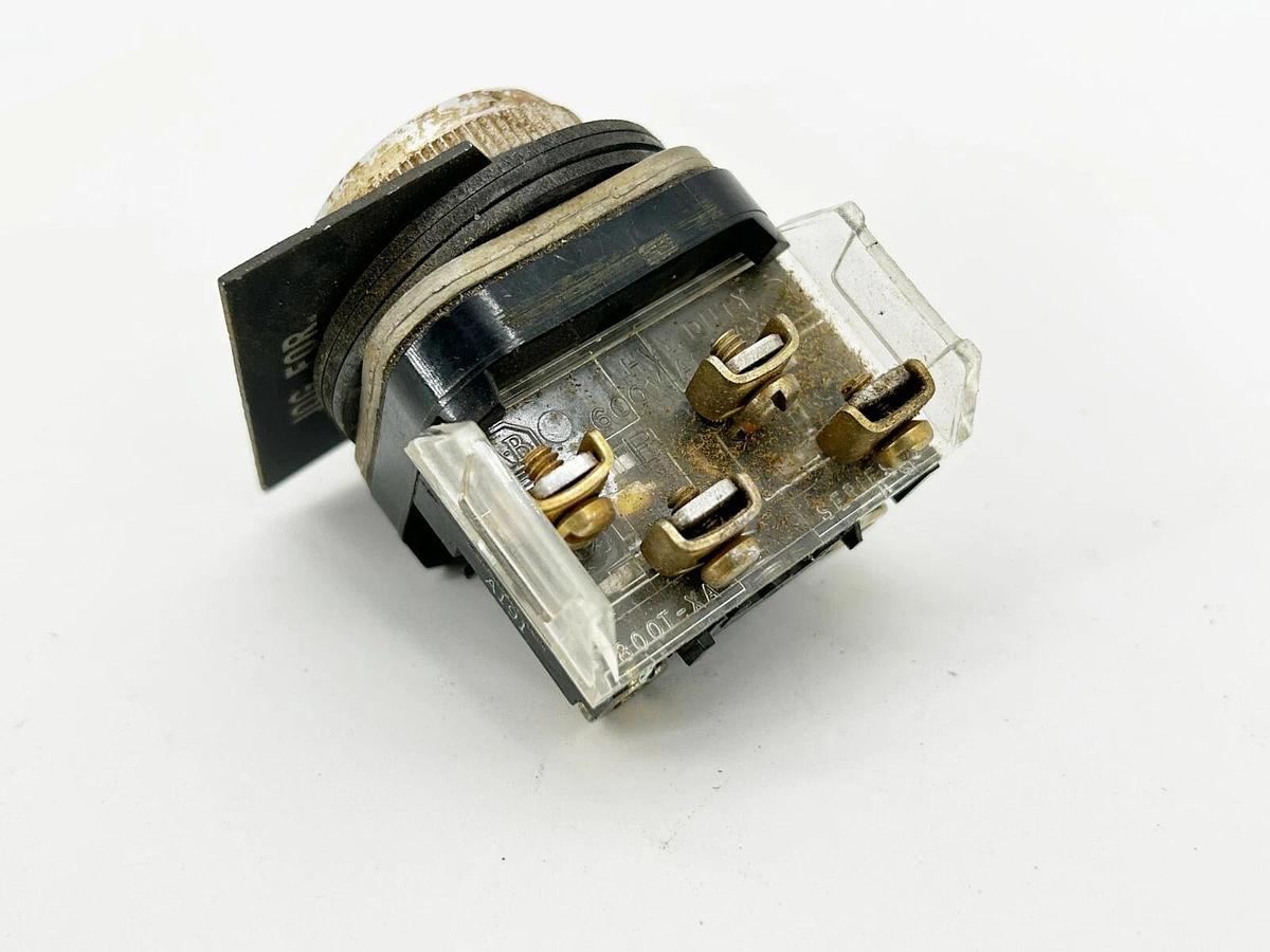 Used Allen Bradley 800T-A1 Pushbutton 30mm Green Flush Head W/ Contact Block Ser.B