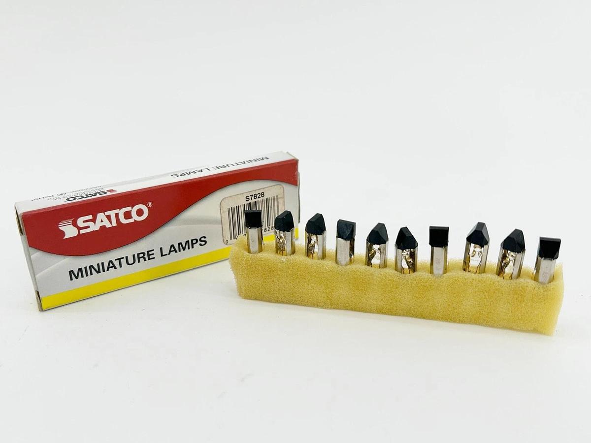 New Box of 10 Satco 28PSB Miniature Incandescent Lamp 28V 1.12W 5000HRS