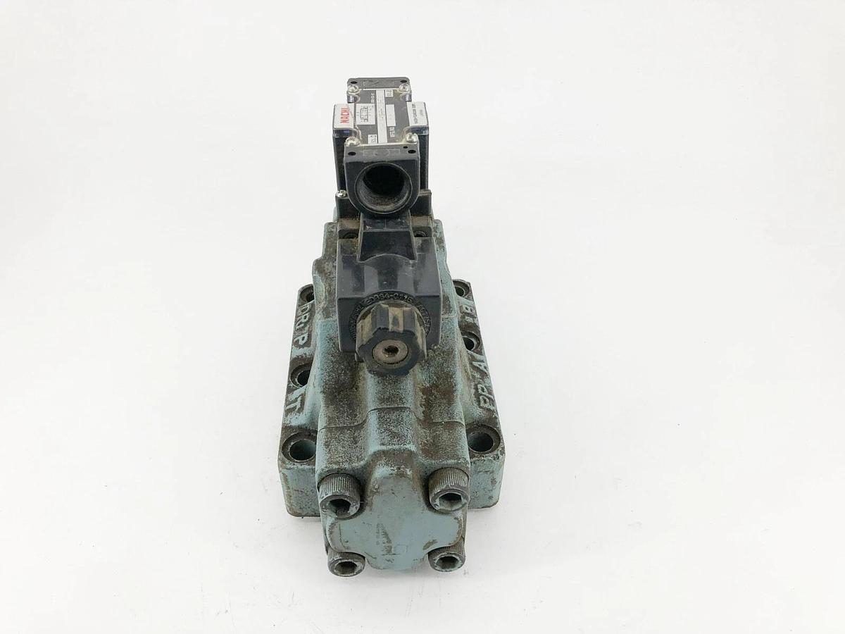 Used Nachi DSS-G06-C5-R-C115-E12 Pilot Operated Directional Control Valve 770