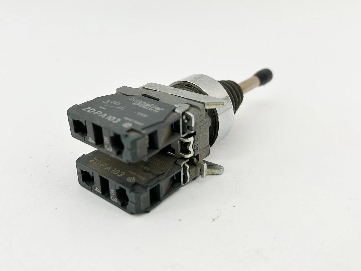 Used Allen Bradley 800FM-JR2MX20 Pushbutton 22MM Toggle Switch 2 Position Momentary