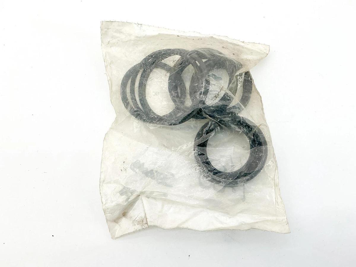 New Total Source GE47M/00 Lift Cylinder Seal Kit INHY-1238