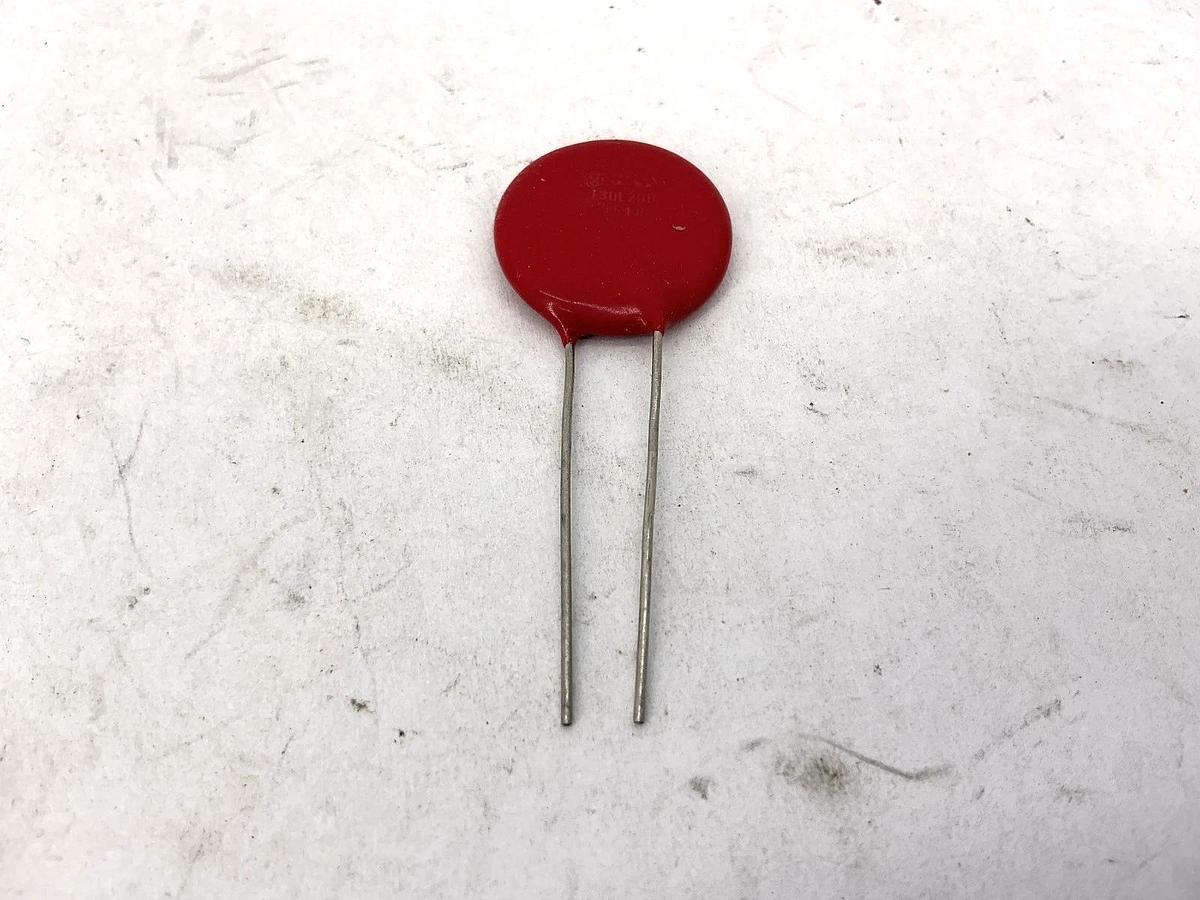 Lot of 12 New Round-Up Electronics V130LA20B Metal Oxide Varistor Red 130L20B