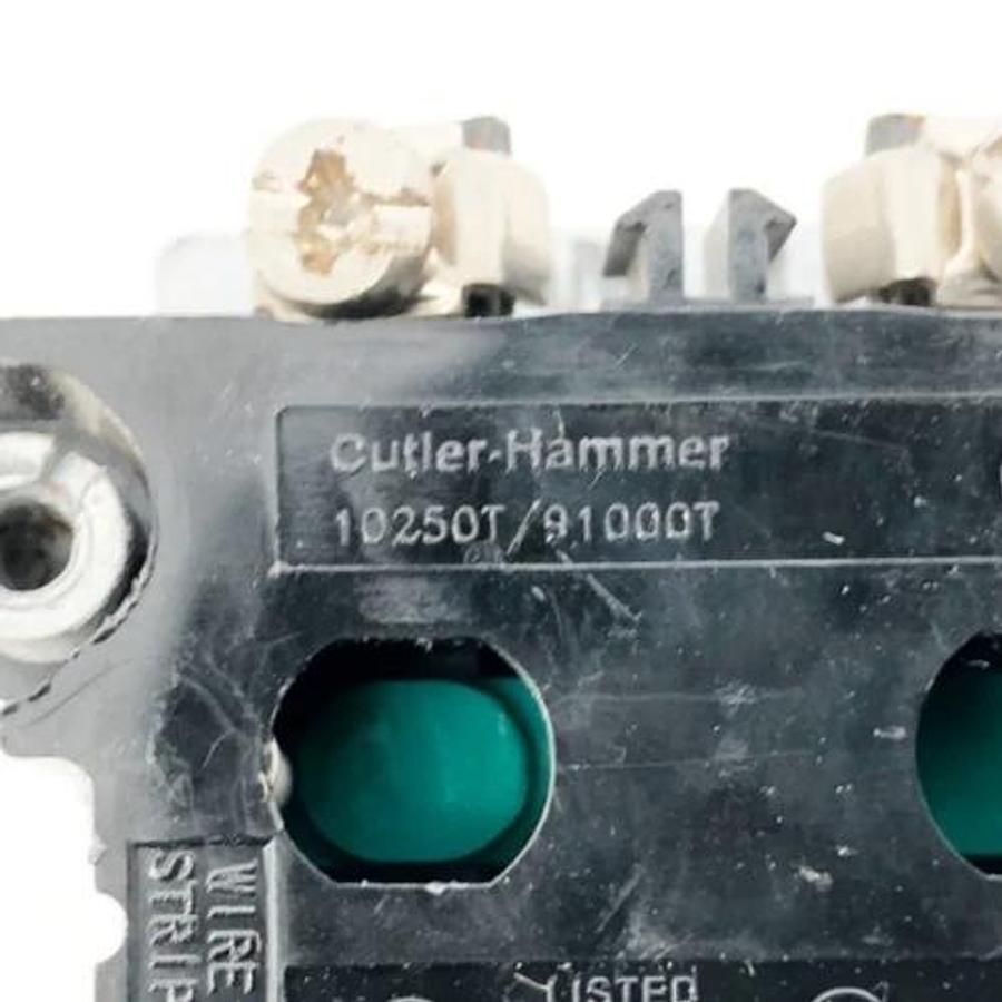 New Cutler Hammer 10250T/9100T Keyed Selector Switch 3-Pos. No Keys - No Box