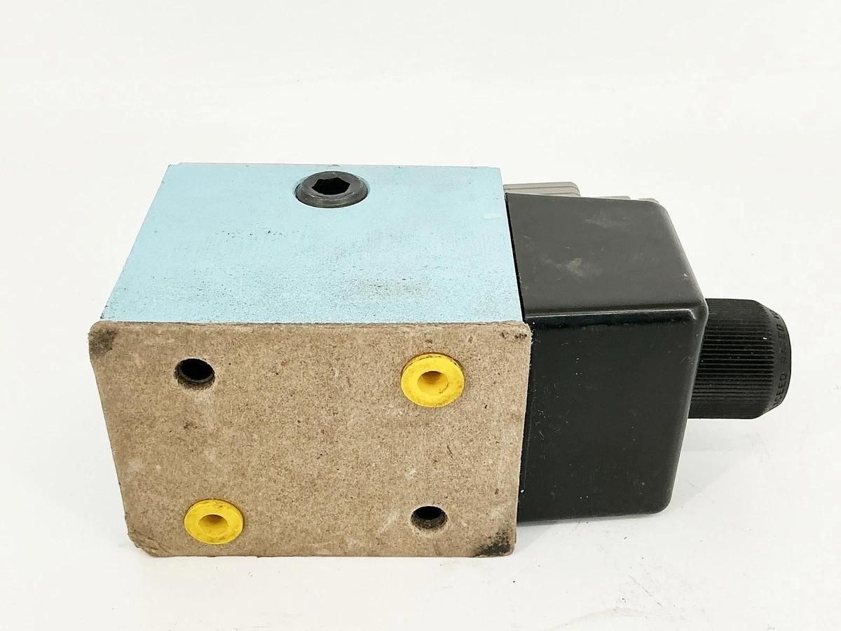 New Denison A3D02-34-111-01-01-00B5 Solenoid Valve 115V 60Hz 026-34493-5 No Box