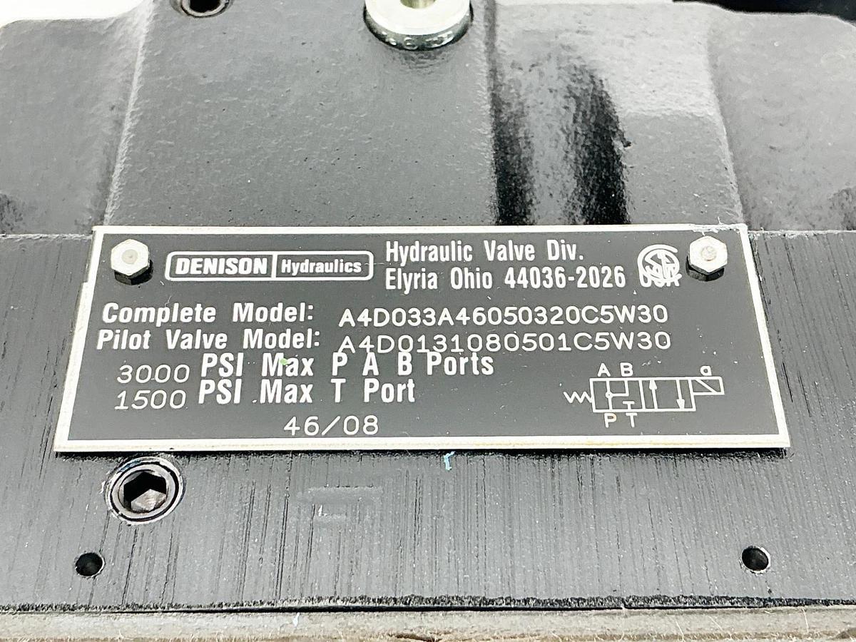 New Denison A4D033A46050320C5W30 Hydraulic Valve 110/120V 3000PSI - No Box