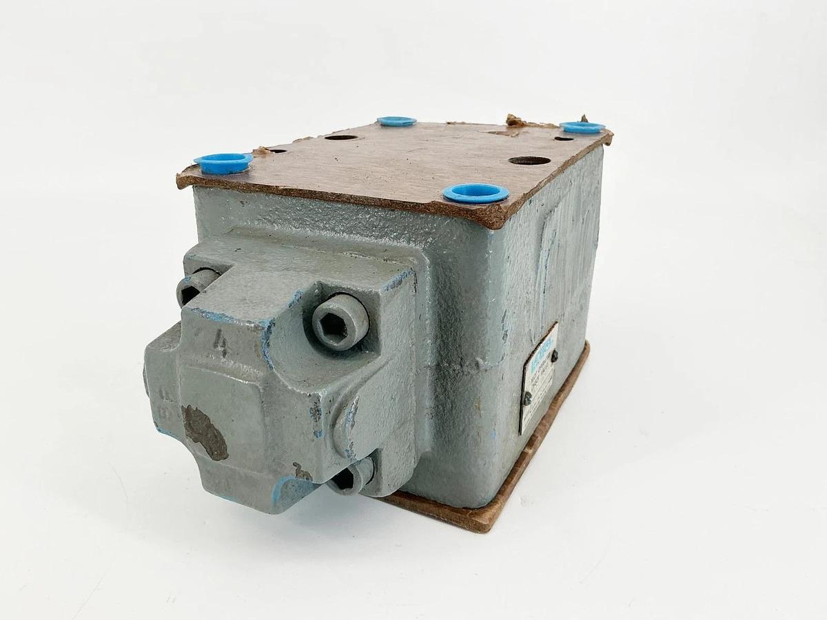 New Vickers DGPC-06-DB-51 Pilot Operated Check Valve 591509 - No Box