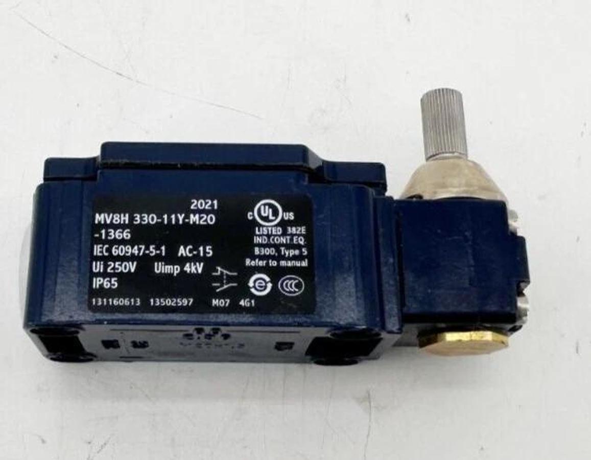 New Schmersal MV8H 330-11Y-M20-1366 Position Switch 131160613 M20X1.5