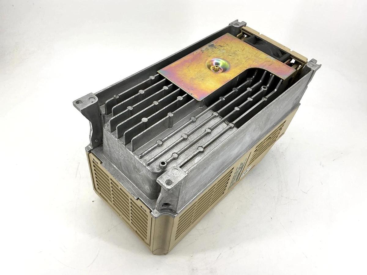 Used Yaskawa CIMR-P7U45P5 Varispeed Drive 3PH 12.5A 380-480VAC 50/60HZ