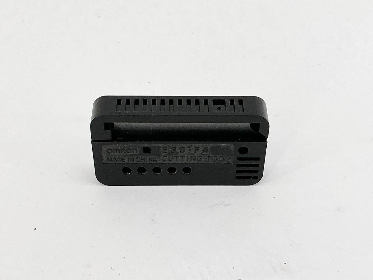 New Omron E3X-A51 Photoelectric Sensor 10-30VDC 2MM 5 Wire