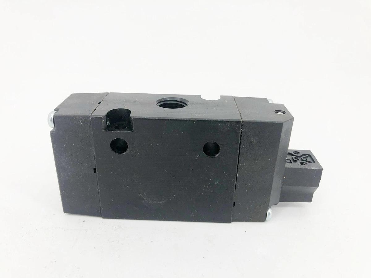 New Parker B5G1BB553C Solenoid Air Control Valve 150psi 120VAC