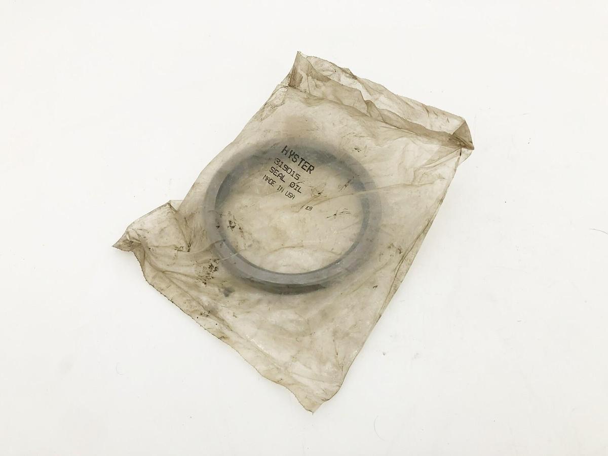 New Hyster New Hyster 319015 Oil Seal3190New Hyster 319015 Oil Seal5 Oil Seal