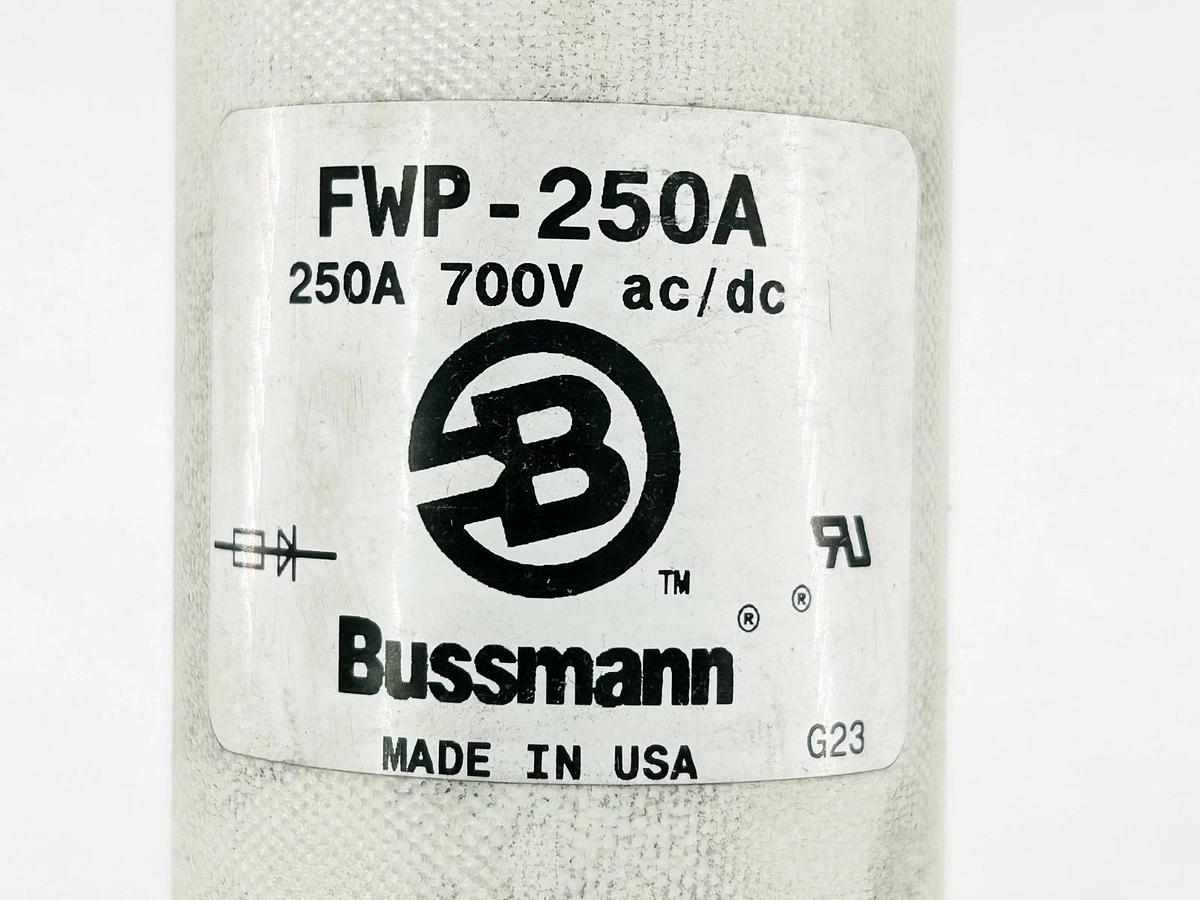 New Bussmann FWP-250A Fast Acting Semi Conductor Fuse 250A 700V