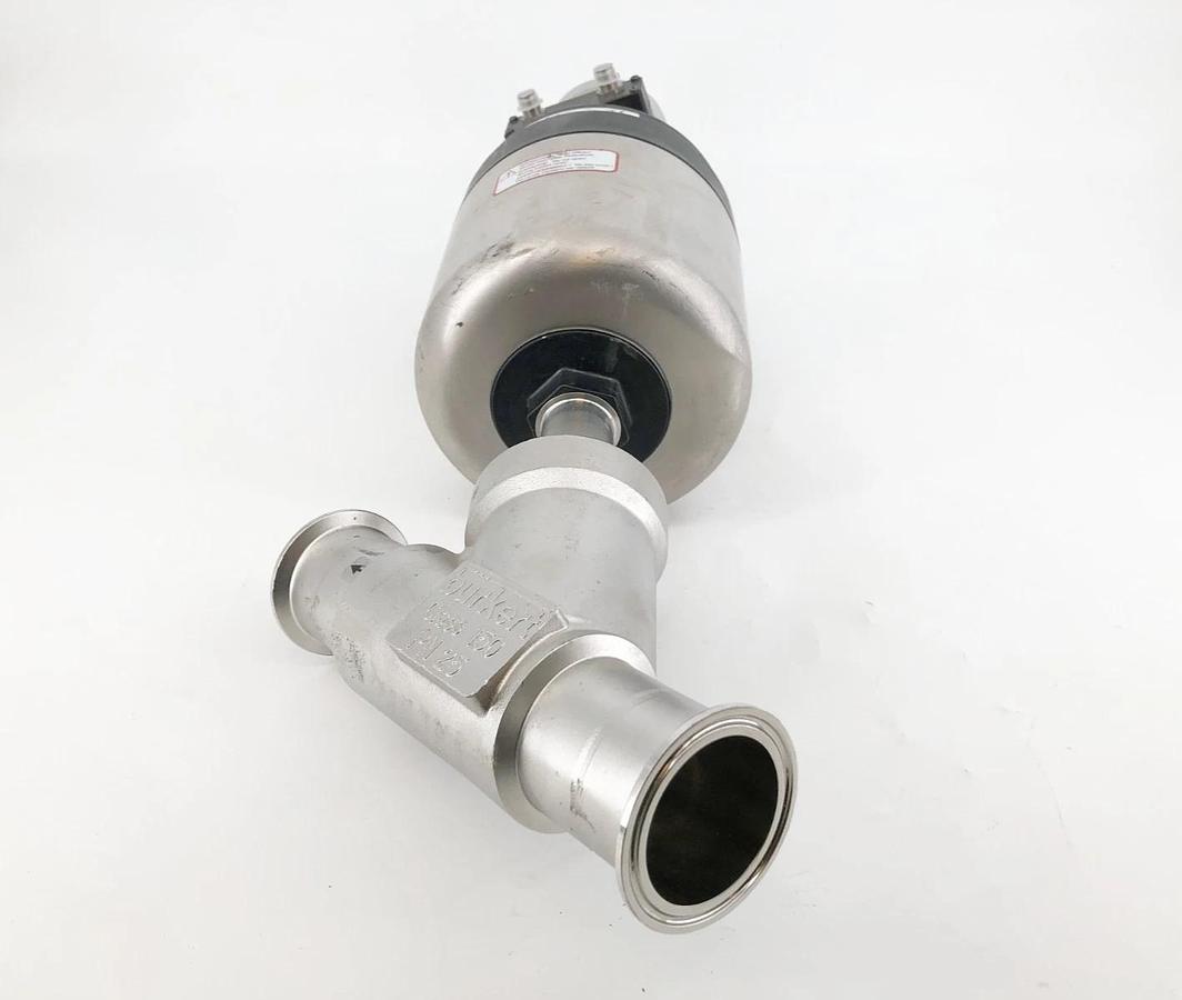 New Burkert 2300 A SS Kvs53 Angle Seat Valve w/ 8692-E2-..-L PU02 - No Box