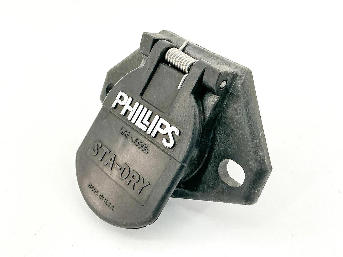 New Phillips 16-724 Sta-Dry Socket Receptacle 24V 7Pin - No Box