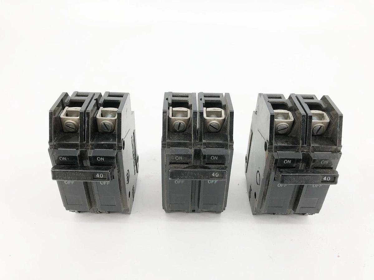 Box of 3 New General Electric TQC2440WL Circuit Breakers 40A 2P 415V