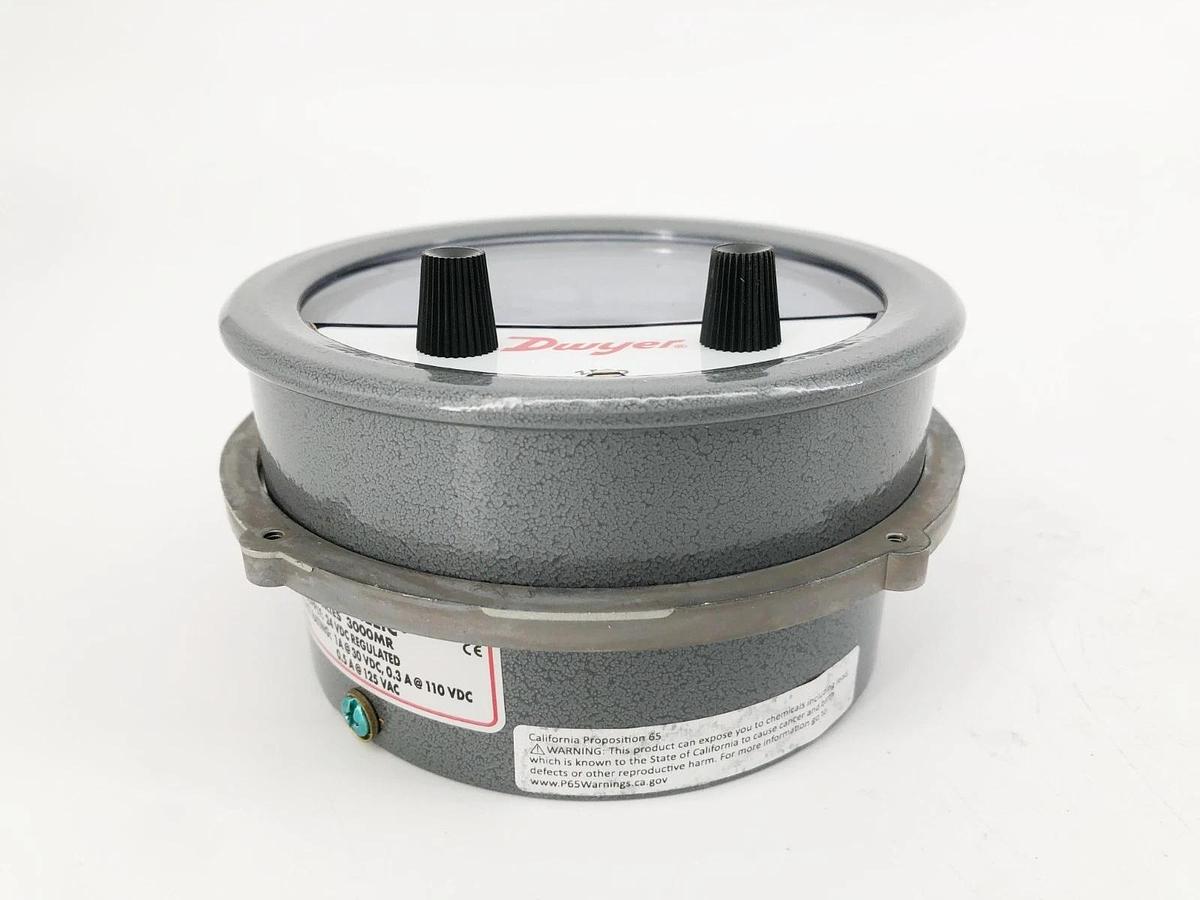 New Dwyer 3000MR-25MM Photohelic Pressure Gauge 25mm-H2O 1/8" NPTF 102923-00