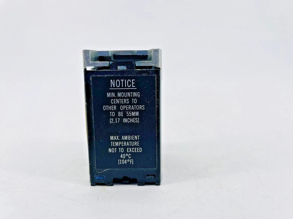 New Cutler Hammer E22R120 Pilot Light 120V NO BOX