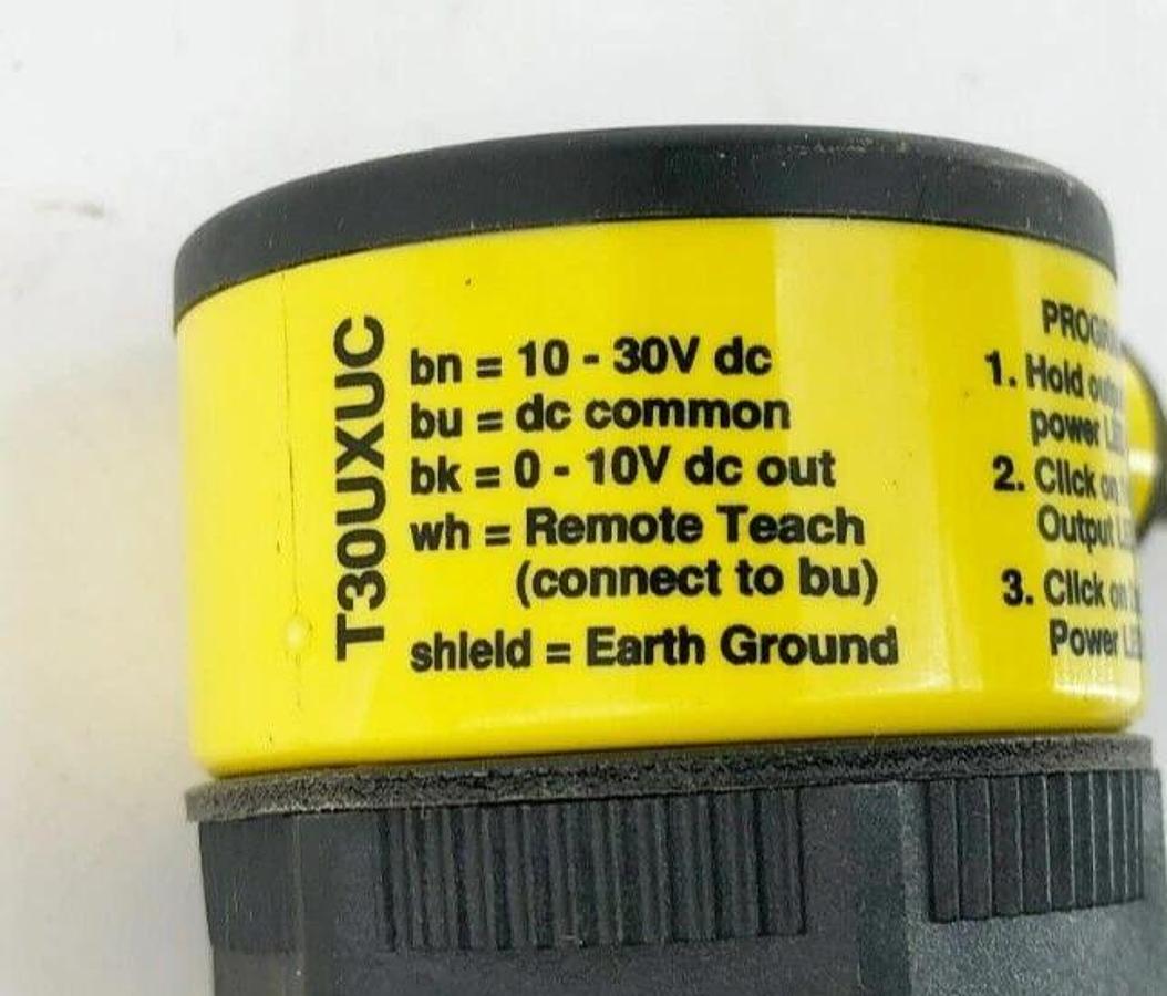 New Banner Engineering T30UXUC Ultrasonic Sensor 3m Range 0-10VDC Analog Output