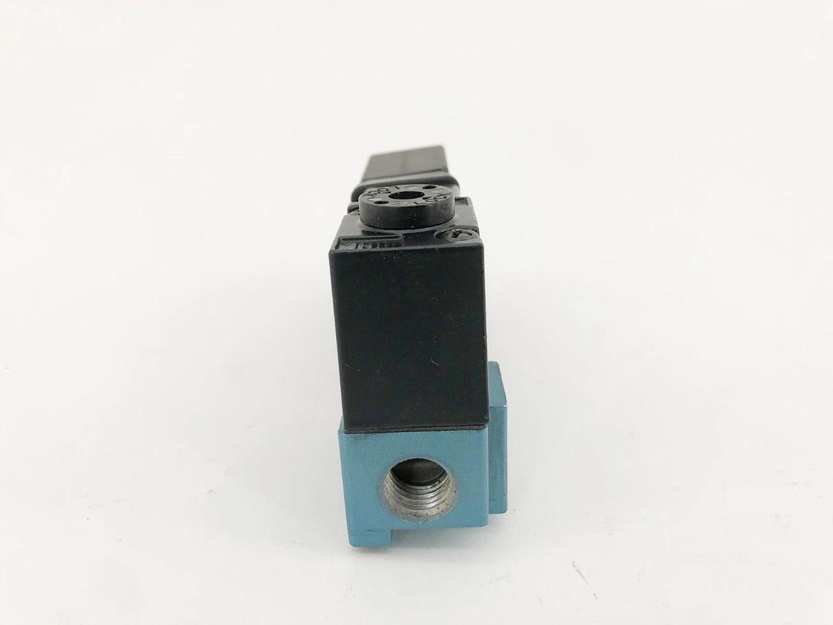 New MAC Valves 113B-501JB Solenoid Valve 3-Way 24VDC 6W 1/4" NPTF - No Box