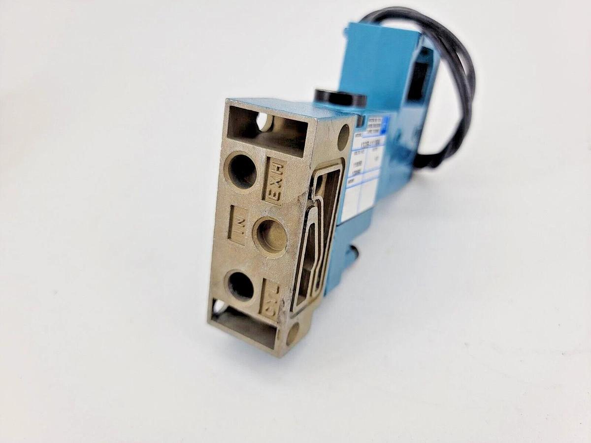 New Mac Valves 132B-111MA Solenoid Valve 3-NC 110/50 120/60 6.8W