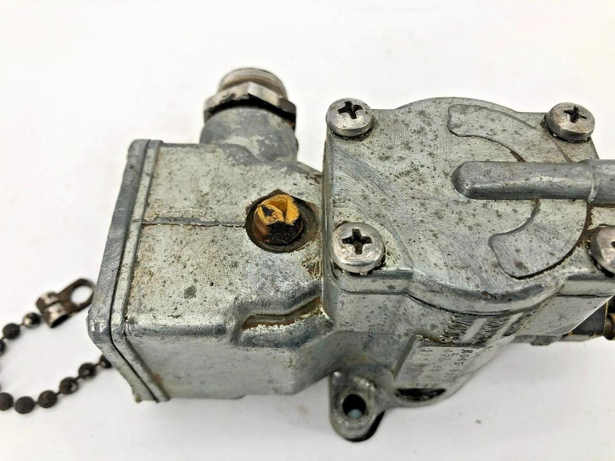 Used Parker K065-9035 Pilot Valve 110/120VAC 50/60HZ - No Manifold