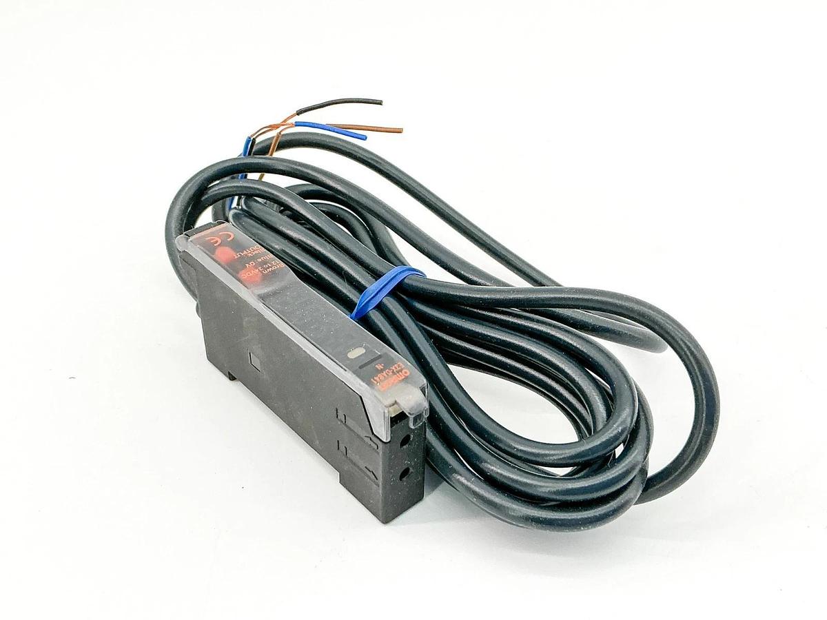 New Omron E3X-DAB41-N 2M Sensor 12-24VDC