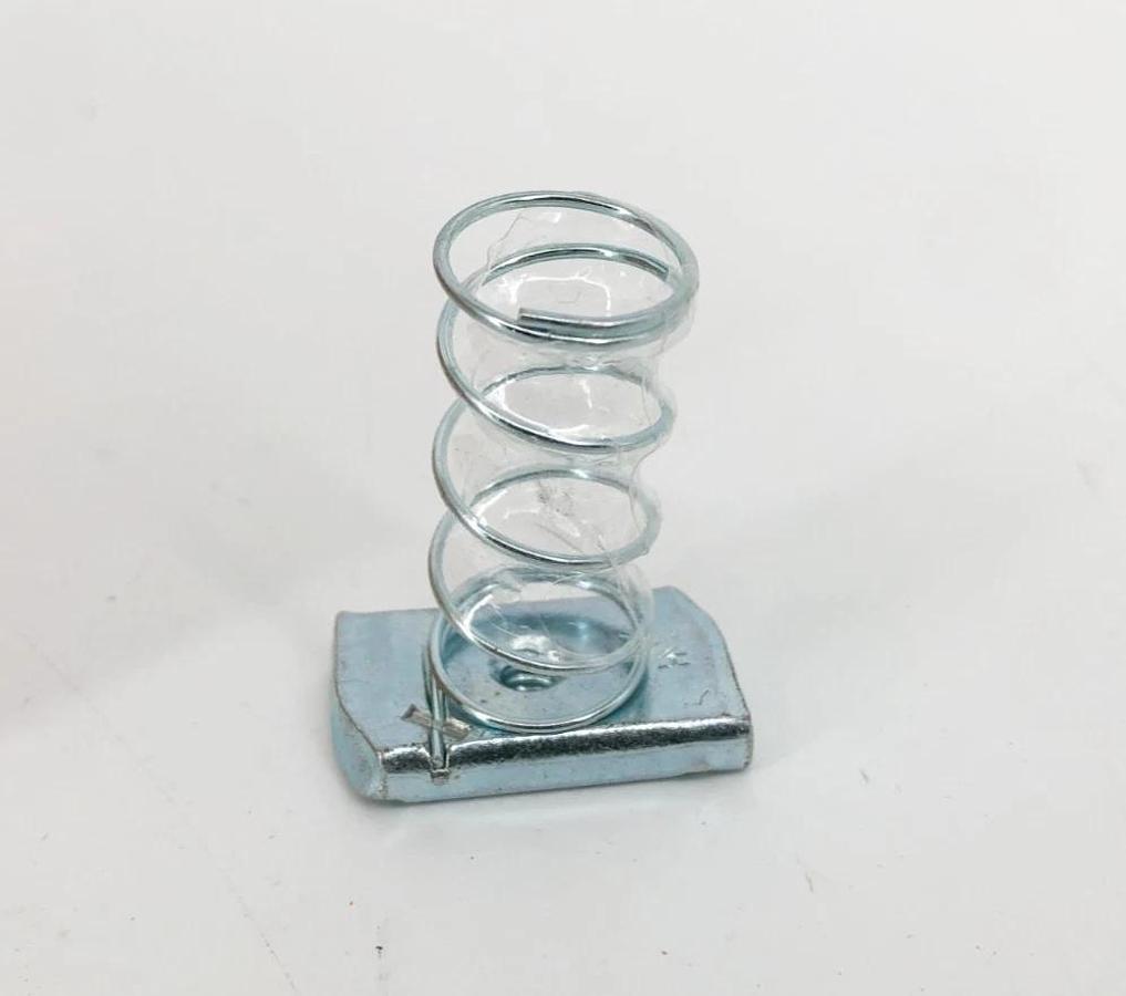 Box of 25 New Fastenal 48601 1/4"-20 Channel Nuts
