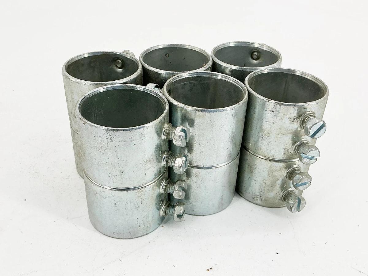 New Box of 6 Hubbell 2025 1-1/4" Coupling Set Screw Type EMT