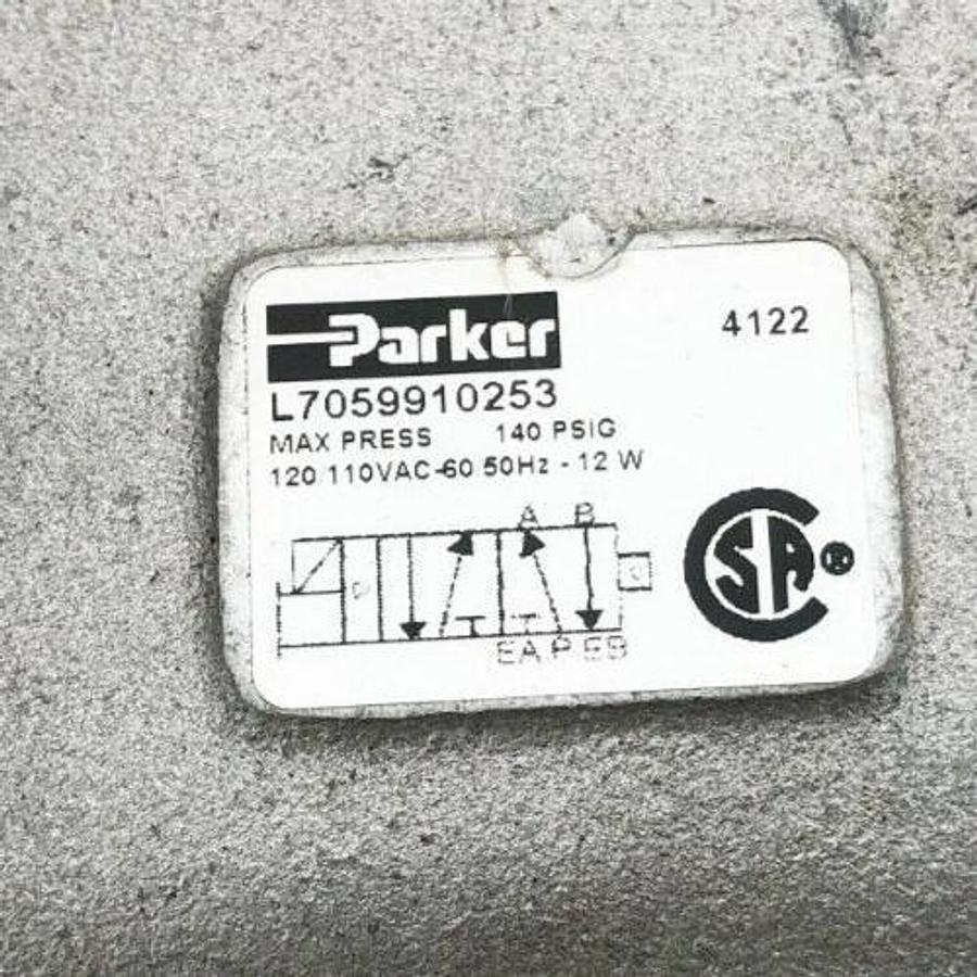 New Parker L7059910253 Solenoid Air Control Valve 1-1/4" 120V 140psig K065903553