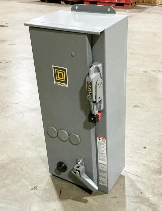 New Square D 8538SCA24V02S Combo Starter 600V 27A NEMA 1