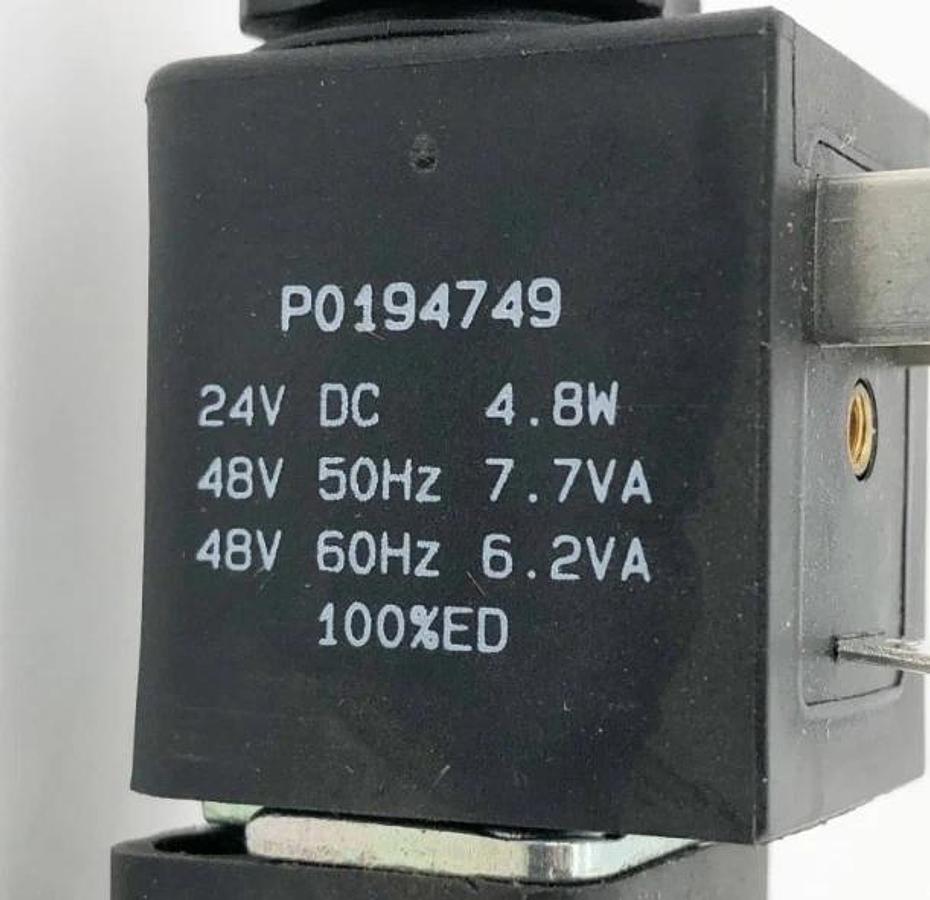 New Parker P2LAXN91ESNDDB49 Solenoid Valve 1/8" NPT 24VDC 145psi