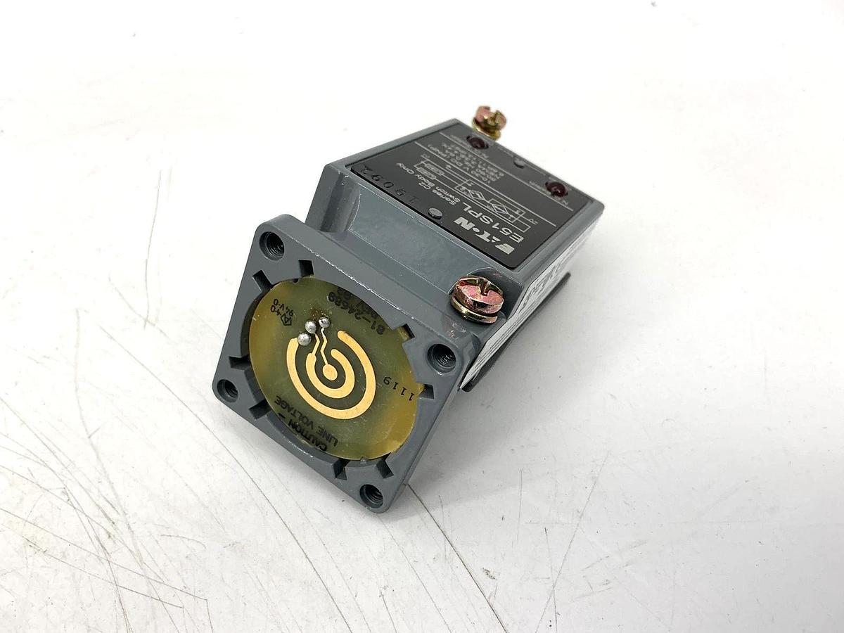 New Eaton E51SPL Ser C2 Switch Body 3-Wire NO & NC 0.6A 10-30VDC 50/60HZ