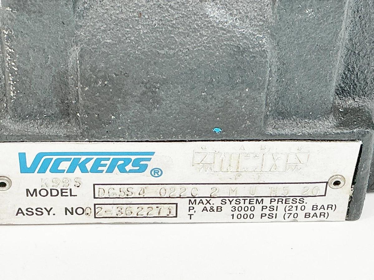 New Vickers DG5S4-022C-2-M-U-H5-20 Solenoid Valve 5000PSI 24VDC 02-362271