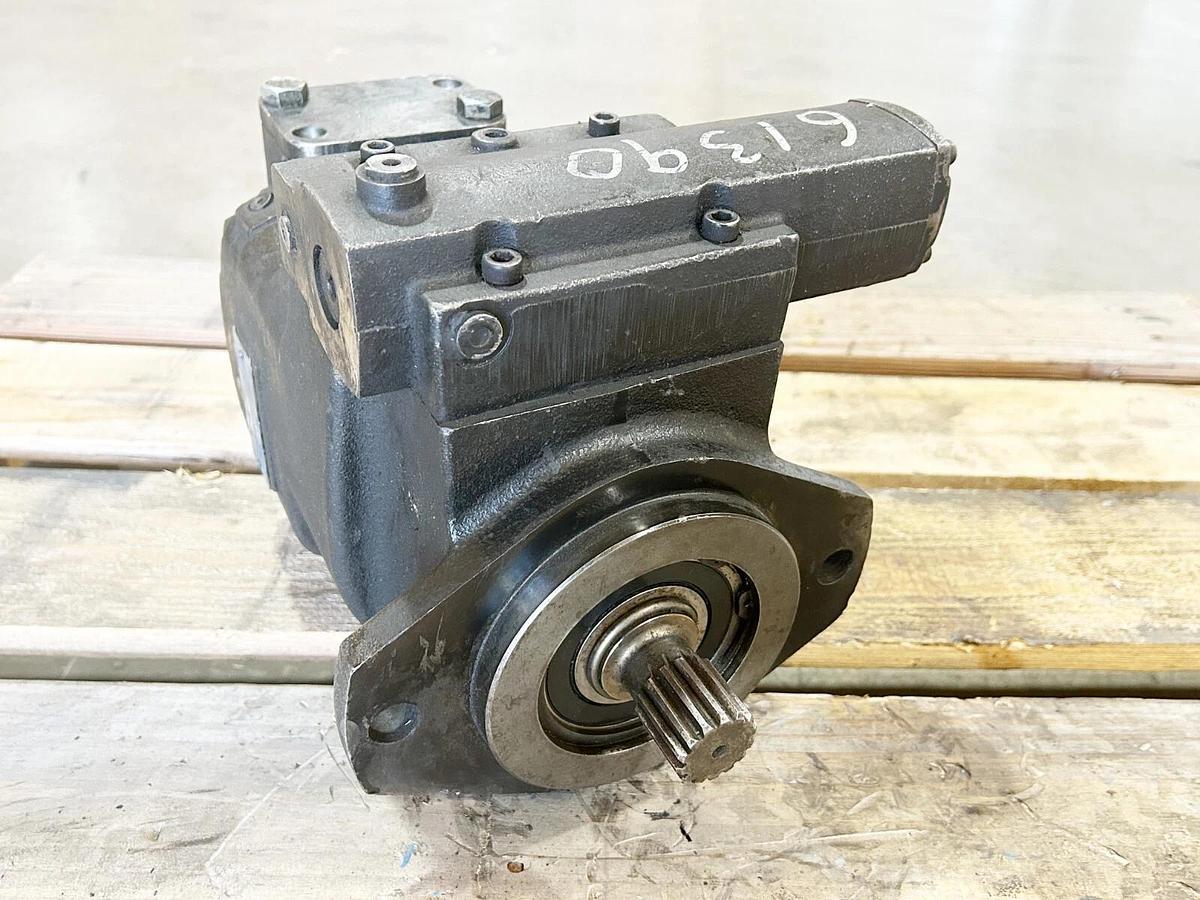 Used Oil Gear PVWJ-098A1UV-LDFS-P-1NNNN-CP Hydraulic Piston Pump