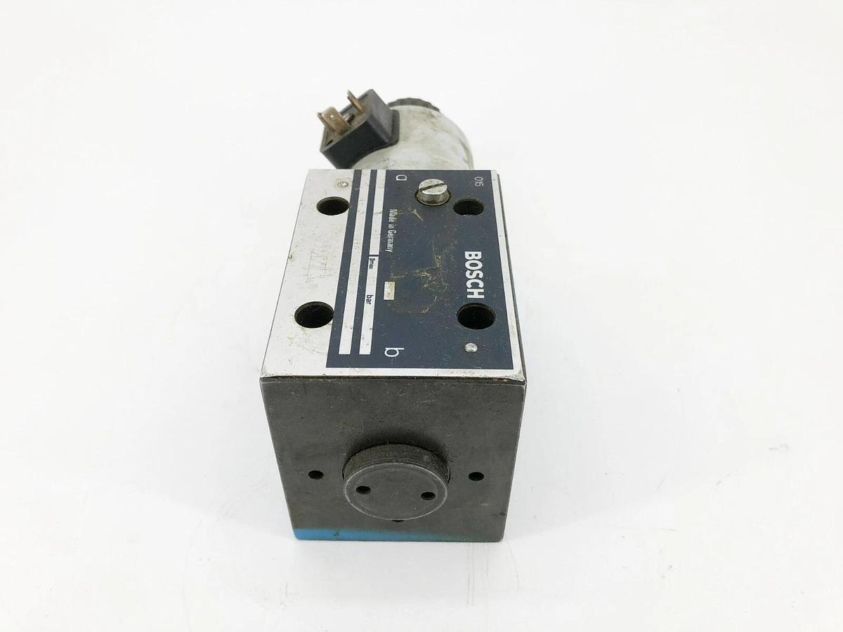 Used Bosch 0810001825 Hydraulic Valve 315bar 24V 1.74A 081WV10P1M1068WS024/00D0